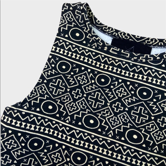 Aztec Crop Top - Picture 4 of 4
